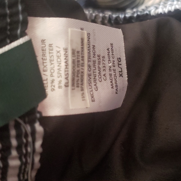 Roots Shorts - Picture 10 of 11